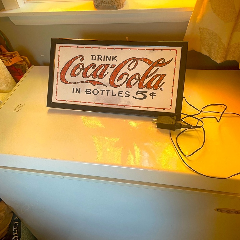 Coca Cola Retro Light-Up Sign in Red and White